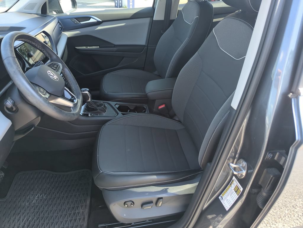 Certified 2023 Volkswagen Taos SE w/ Panoramic Sunroof Package FWD image 12