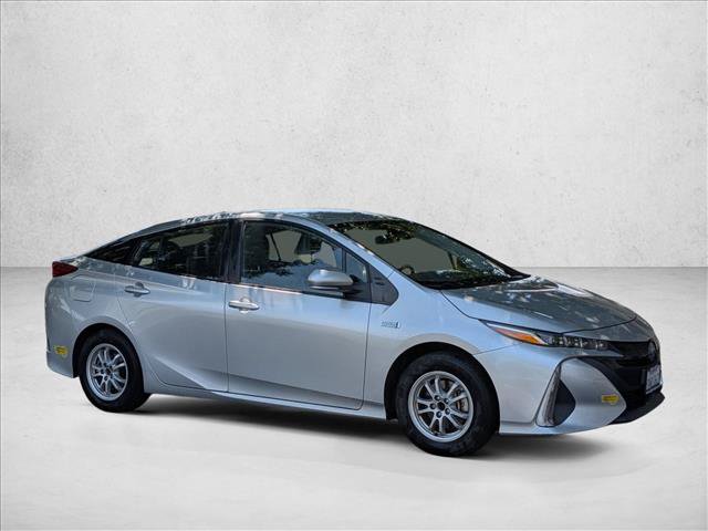 Used 2022 Toyota Prius Prime XLE FWD image 3