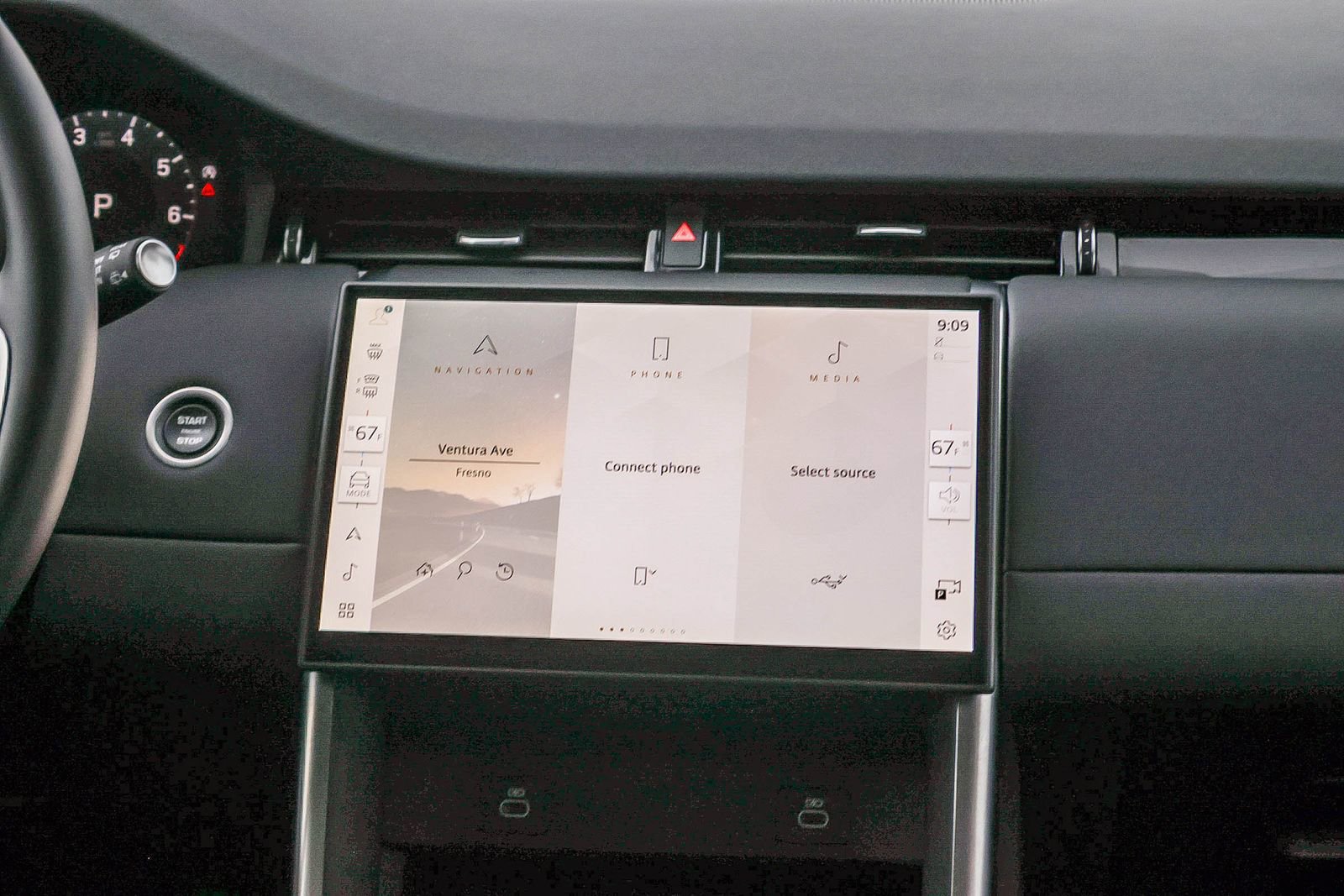 Used 2025 Land Rover Discovery Sport S image 24