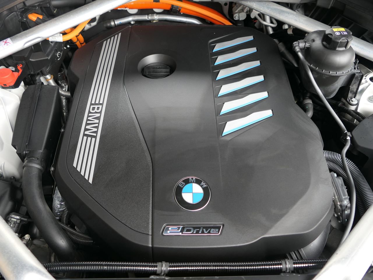 Used 2022 BMW X5 xDrive45e w/ M Sport Package AWD/4WD image 31