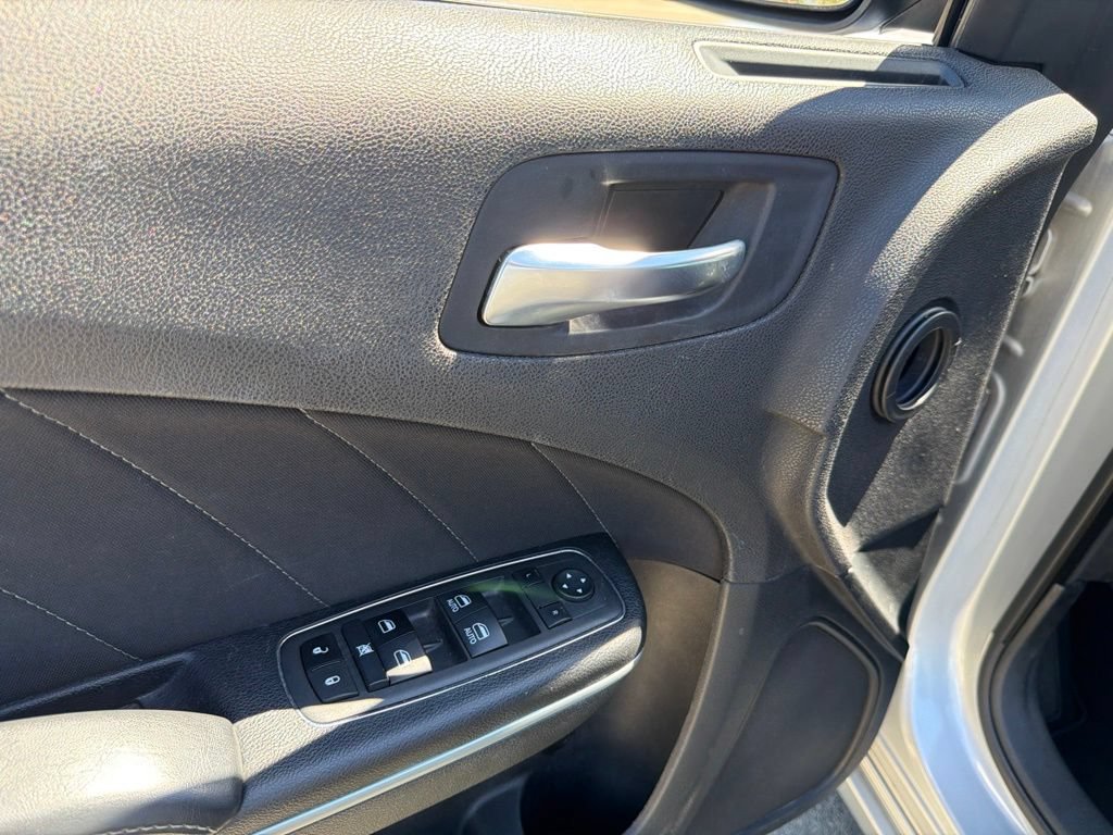 Used 2022 Dodge Charger SXT RWD image 12