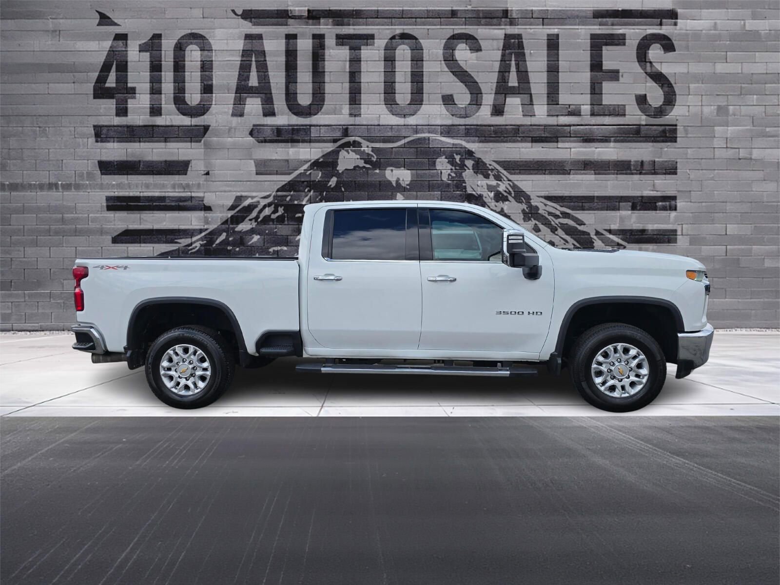 Used 2022 Chevrolet Silverado 3500 LTZ AWD/4WD image 2