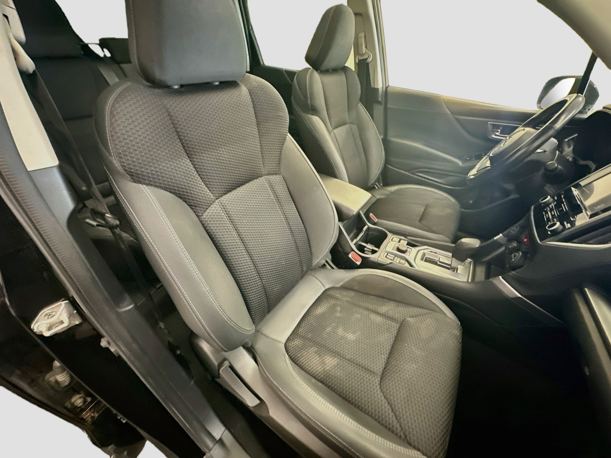 Used 2023 Subaru Forester Premium AWD/4WD image 32
