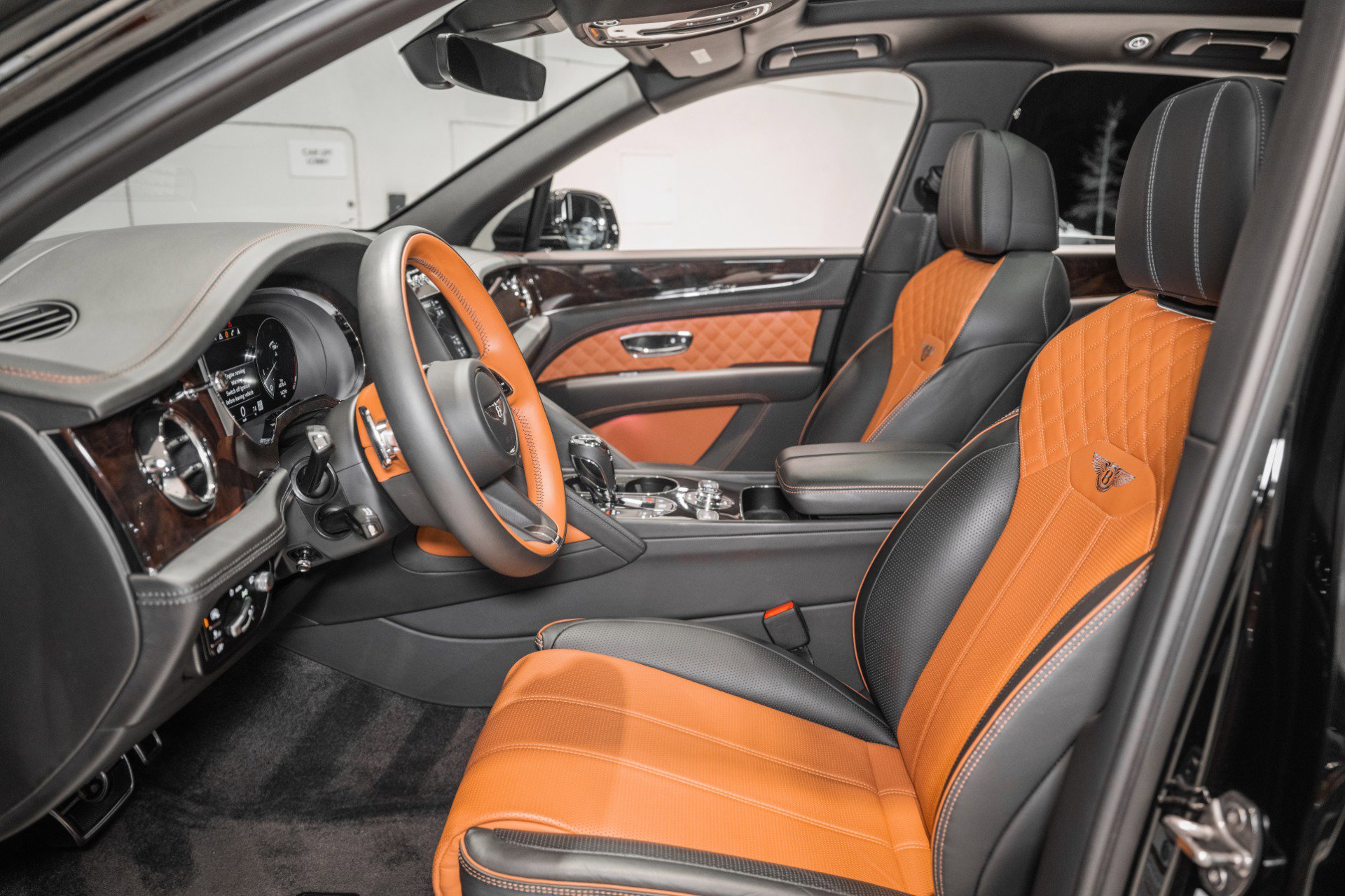 Used 2022 Bentley Bentayga image 18
