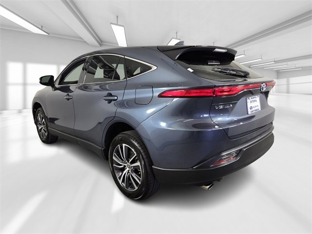 Used 2022 Toyota Venza LE image 4