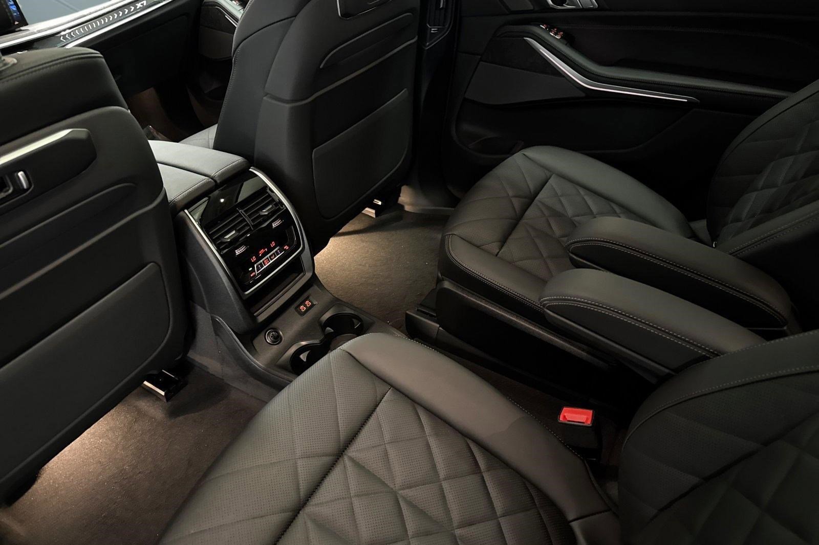 New 2026 BMW X7 xDrive40i w/ Premium Package image 21