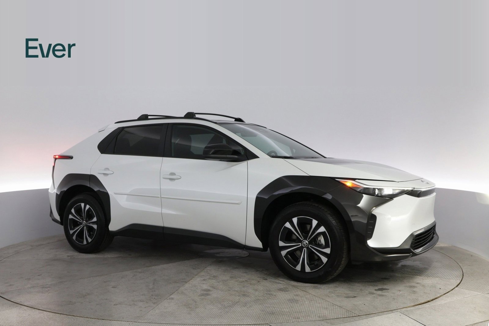 Used 2025 Toyota bZ4X FWD image 5