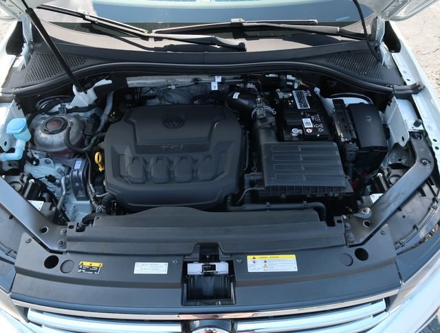 Used 2023 Volkswagen Tiguan SE AWD/4WD image 44
