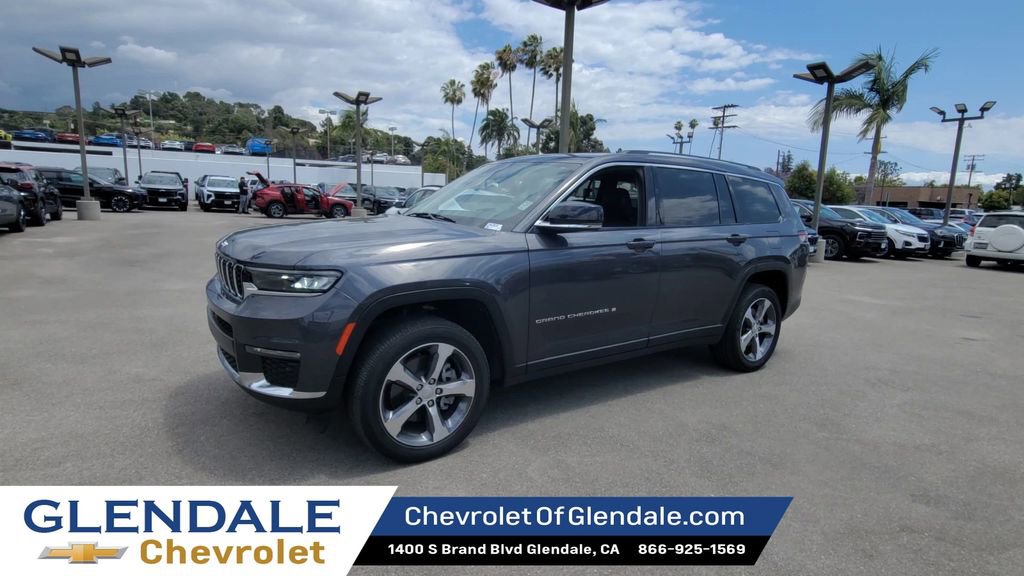 Used 2023 Jeep Grand Cherokee L Limited AWD/4WD image 4
