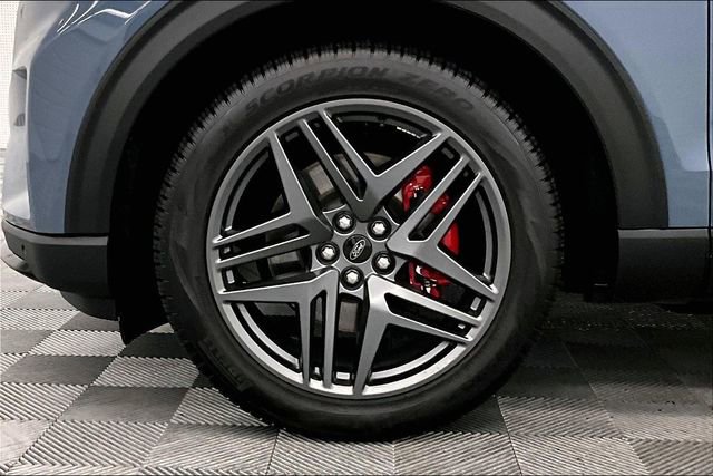 Used 2025 Ford Explorer ST w/ Sun And Sound Package image 10