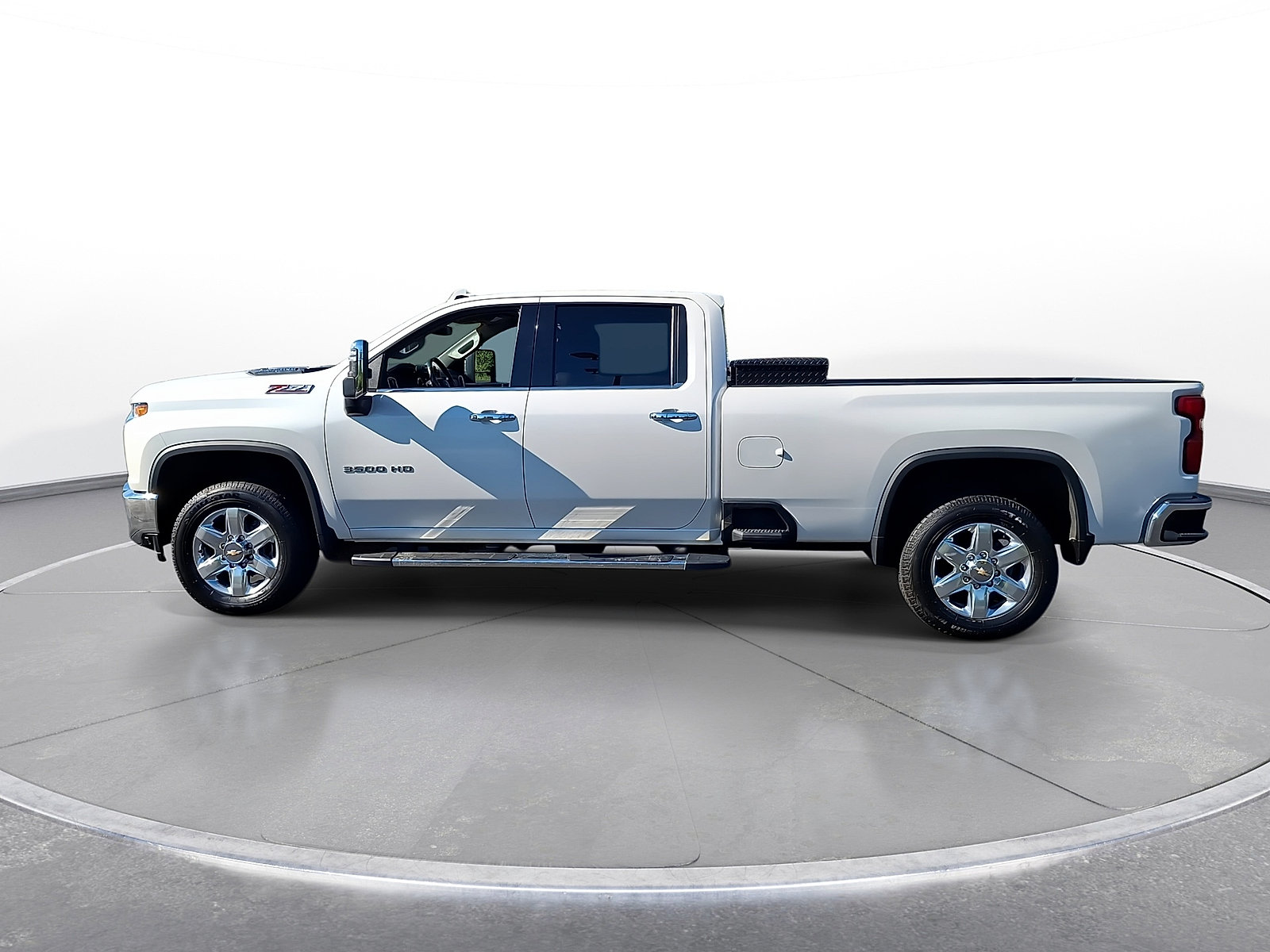 Used 2021 Chevrolet Silverado 3500 LTZ w/ LTZ Plus Package AWD/4WD image 5