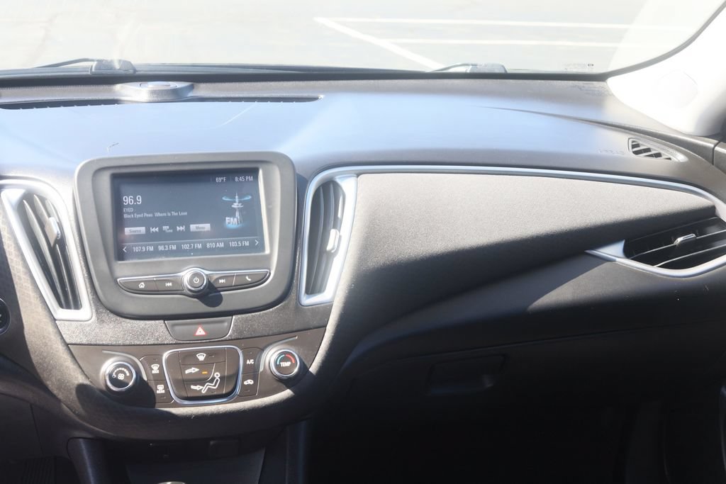 Used 2018 Chevrolet Malibu LS FWD image 18