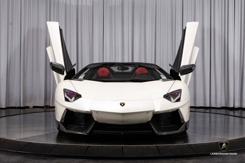 Used 2016 Lamborghini Aventador LP 700-4 image 9