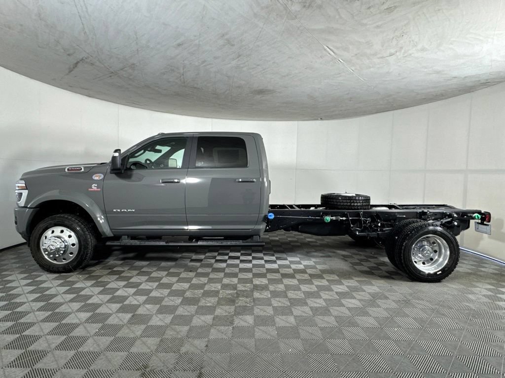 New 2027 RAM 5500 Tradesman AWD/4WD image 9
