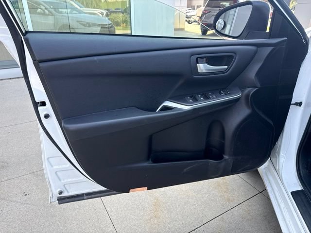 Used 2017 Toyota Camry SE FWD image 13