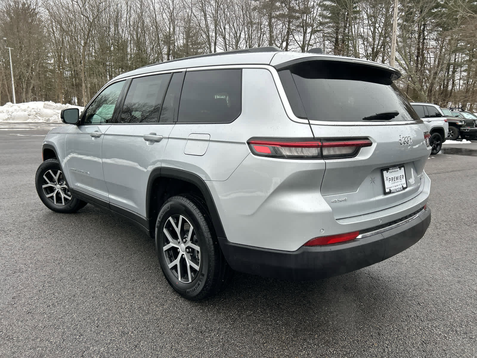 Used 2025 Jeep Grand Cherokee L Limited w/ Trailer Tow Package image 7