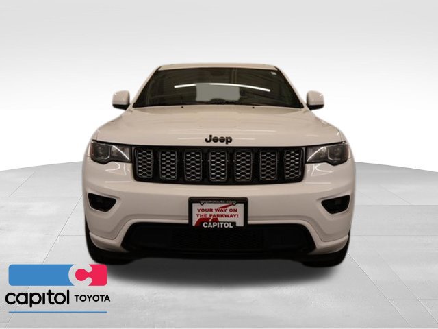 Used 2017 Jeep Grand Cherokee Altitude AWD/4WD image 6