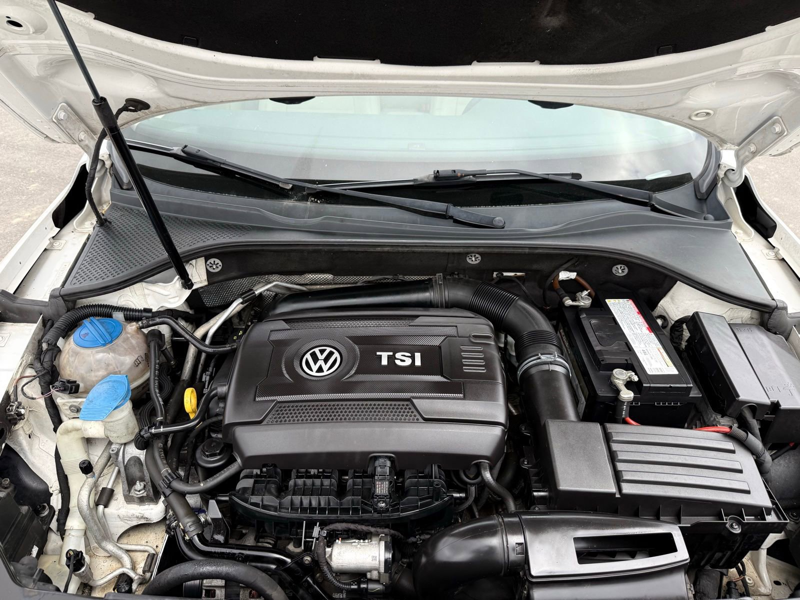 Used 2014 Volkswagen Passat 1.8T SEL Premium image 48