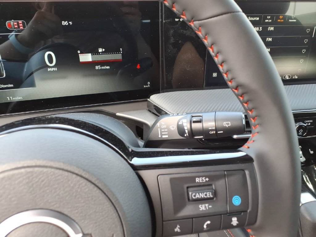 New 2027 Nissan Kicks SR w/ Cold Weather Package FWD image 23