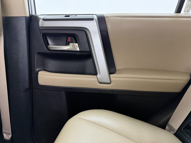 Used 2015 Toyota 4Runner SR5 image 32