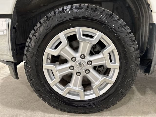 Used 2017 Nissan Titan SV image 29