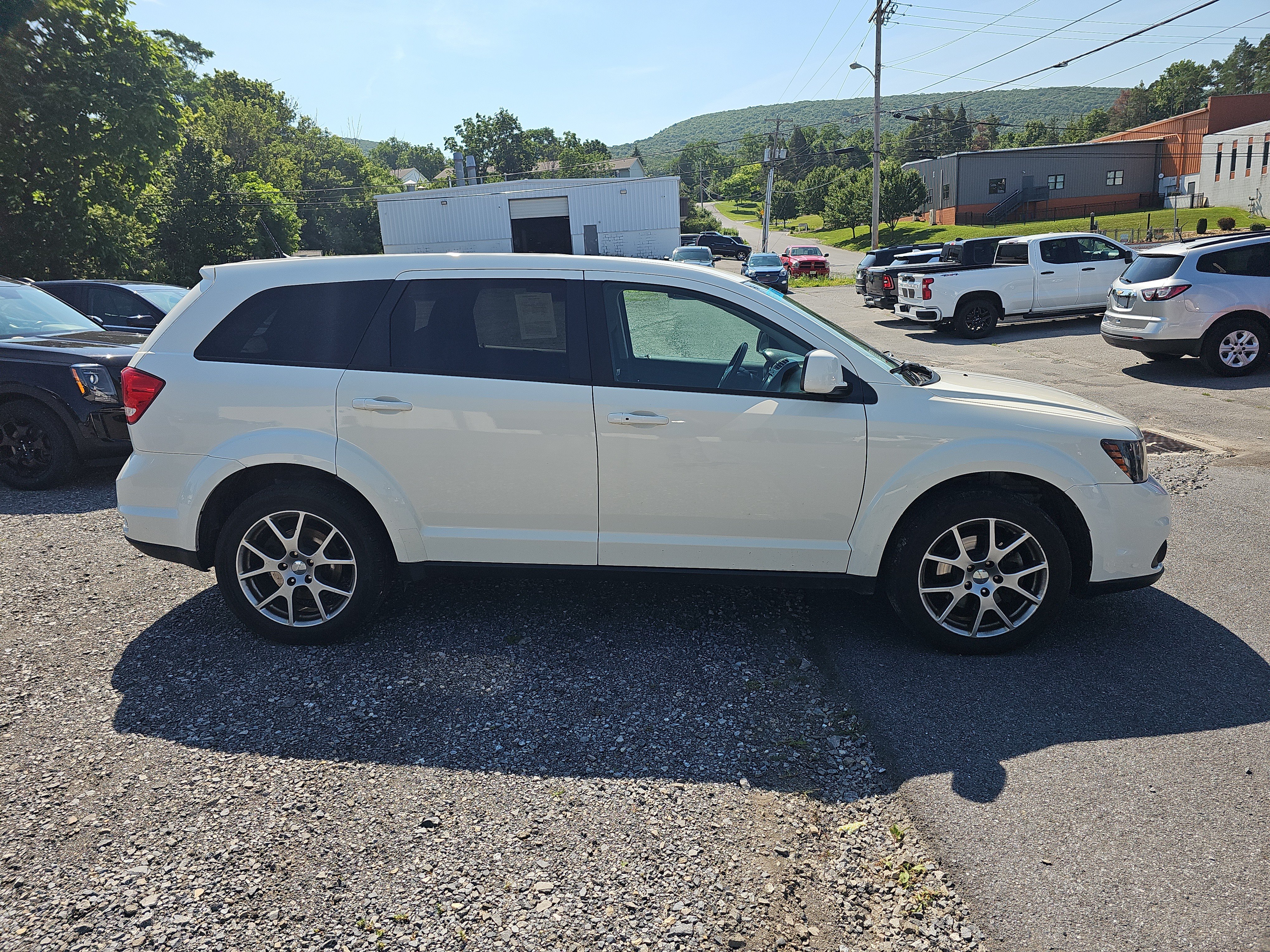 Used 2017 Dodge Journey GT w/ Driver Convenience Group AWD/4WD image 2