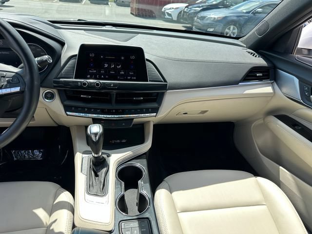 Used 2023 Cadillac CT4 Luxury w/ Sun And Sound Package RWD image 15