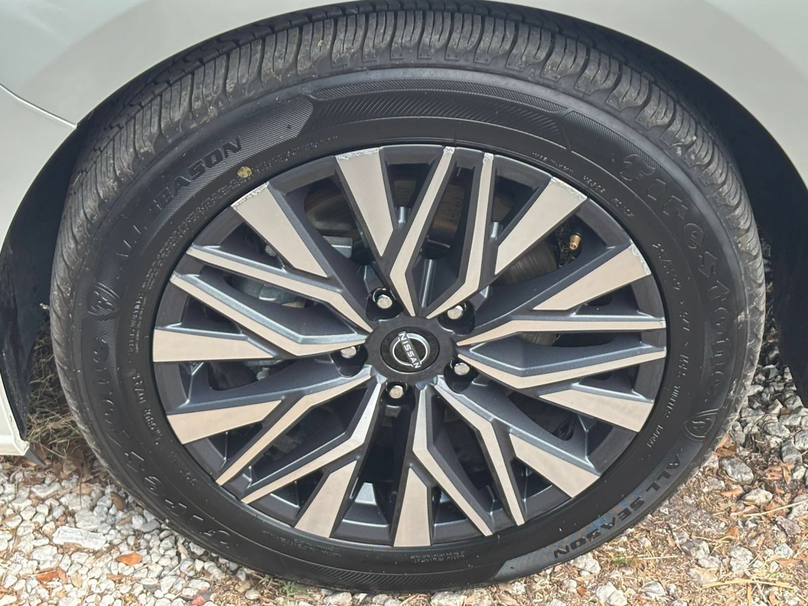 Used 2025 Nissan Altima 2.5 SV FWD image 31
