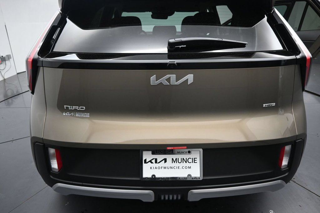 New 2027 Kia Niro LX FWD image 9