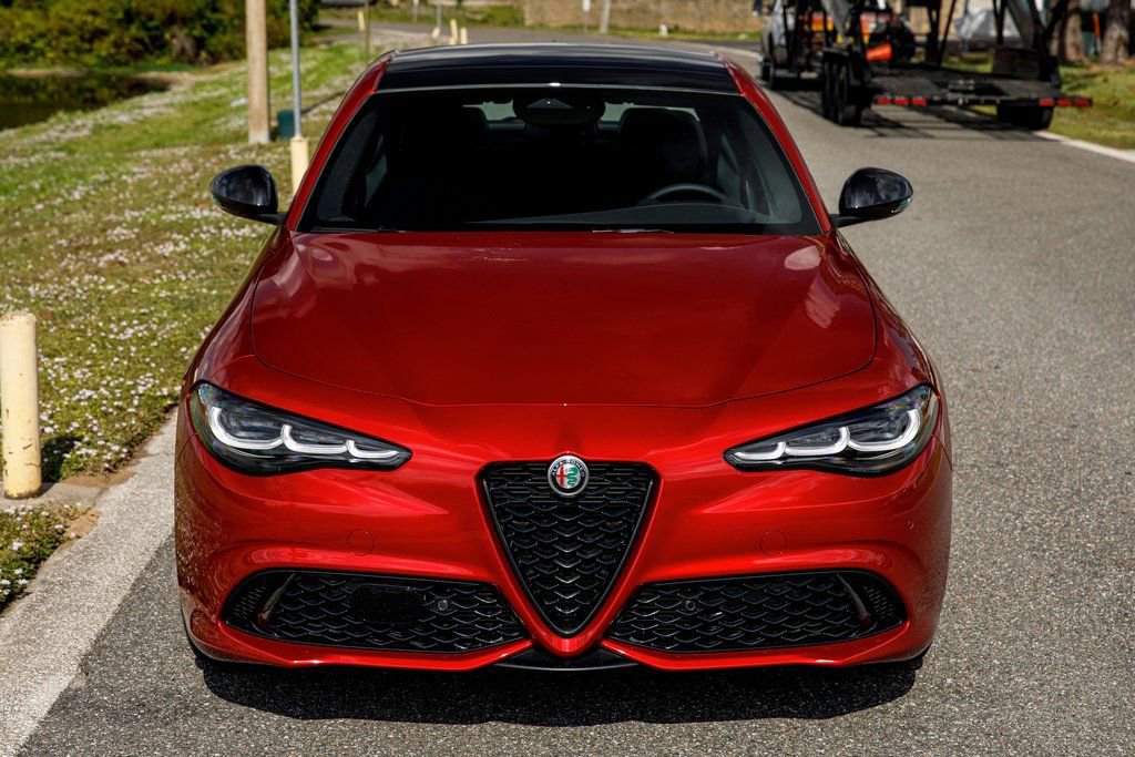 New 2025 Alfa Romeo Giulia AWD w/ Driving Assist Package image 8