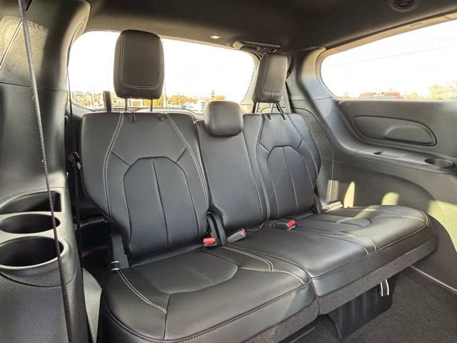 New 2026 Chrysler Voyager LX image 9
