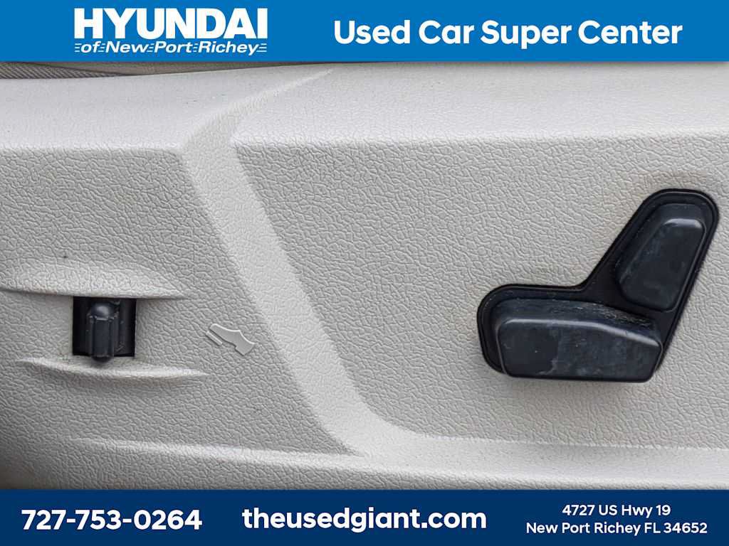 Used 2007 Chrysler 300 C RWD image 19