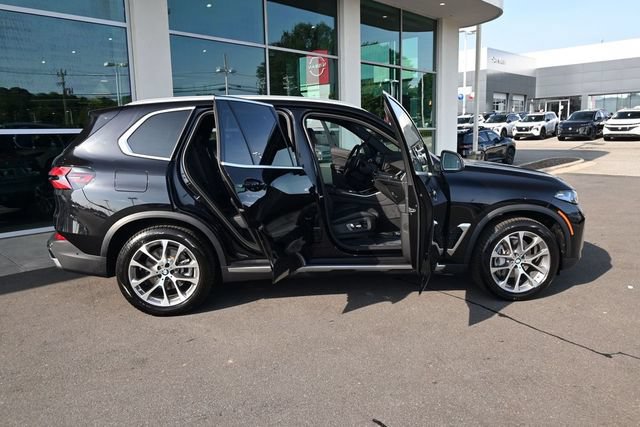 Used 2024 BMW X5 xDrive40i w/ Premium Package AWD/4WD image 33