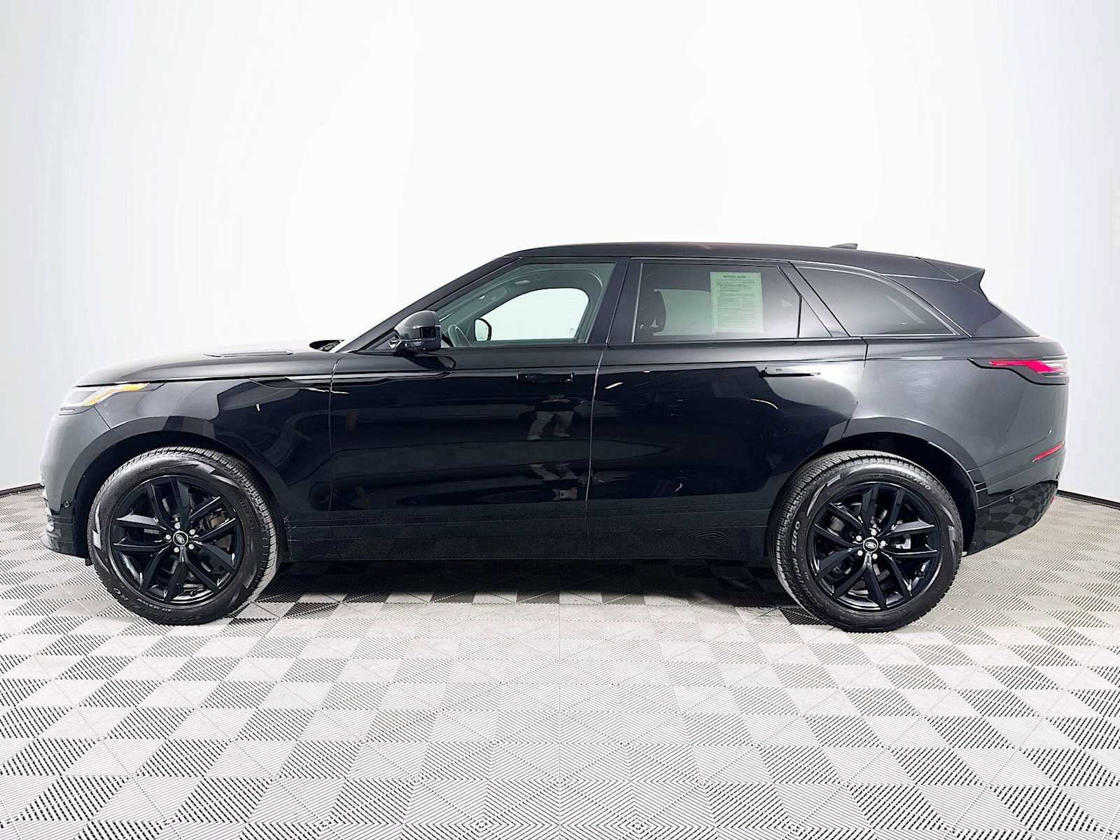 Used 2026 Land Rover Range Rover Velar Dynamic SE image 8