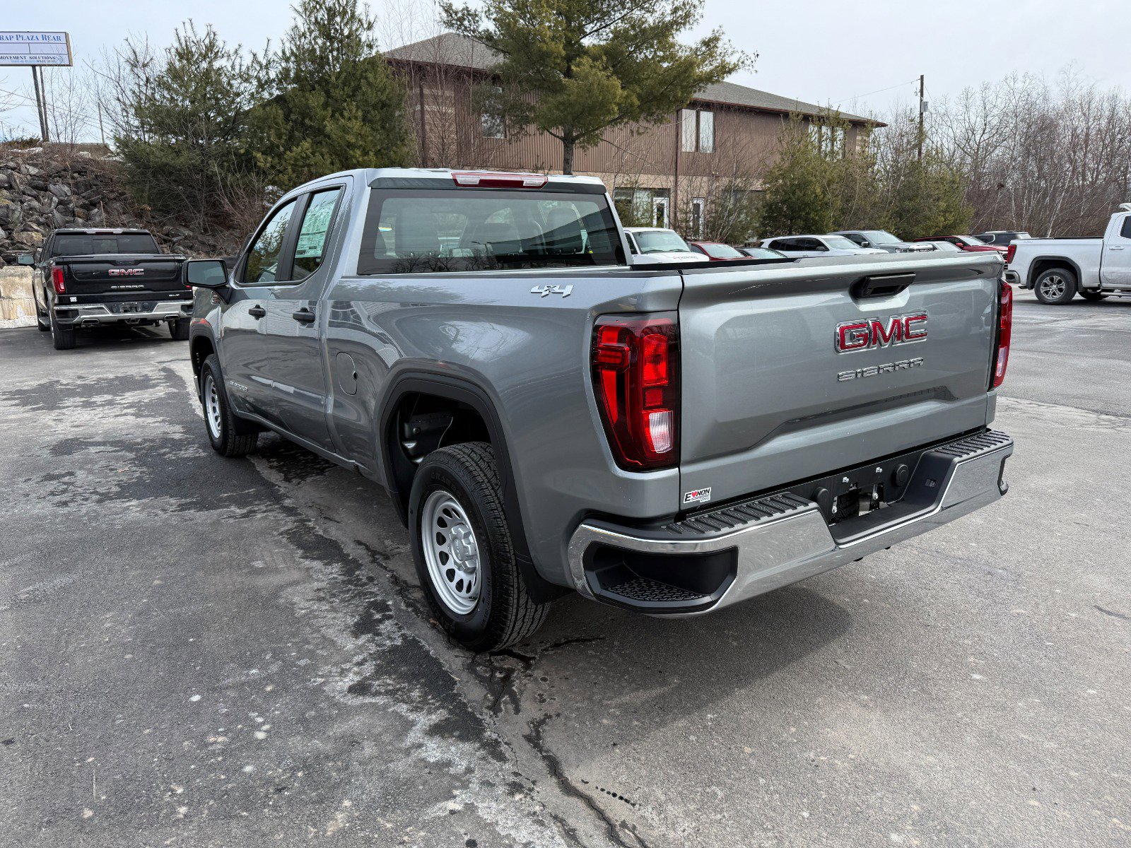 New 2026 GMC Sierra 1500 Pro image 3