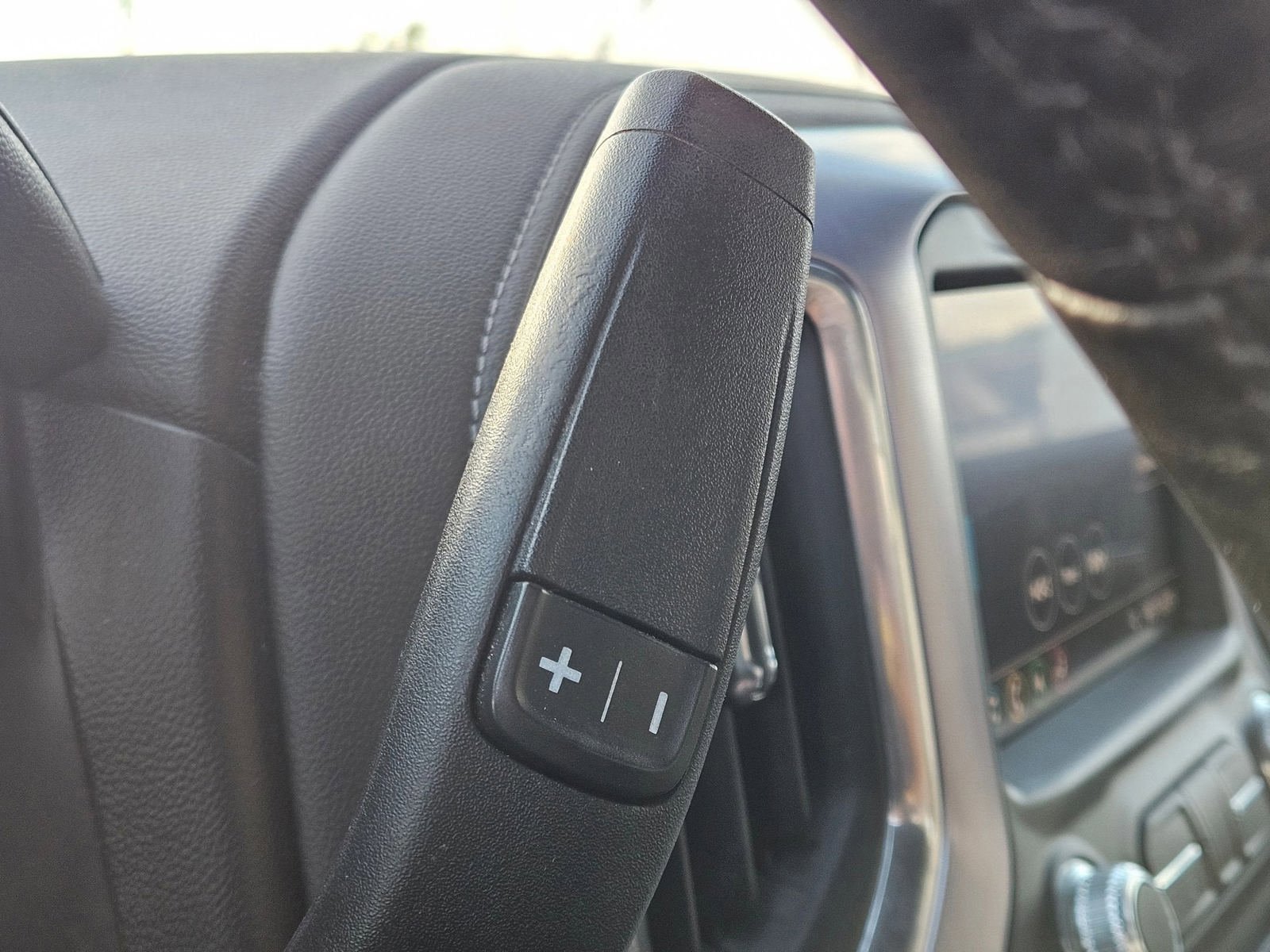 Used 2019 GMC Sierra 1500 SLT w/ SLT Premium Package AWD/4WD image 19