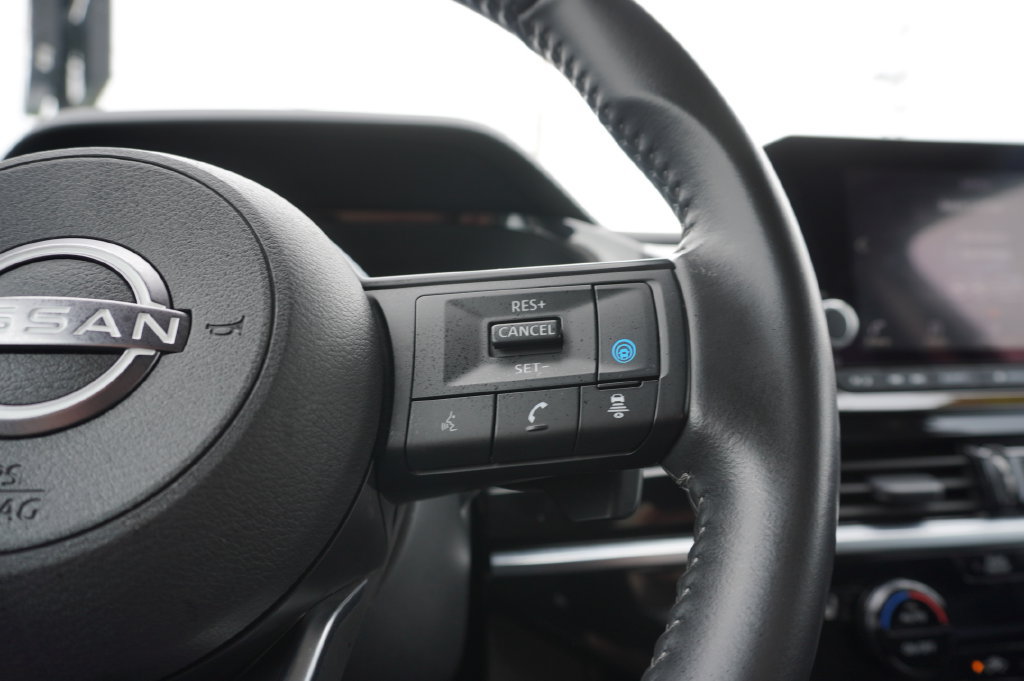 Used 2025 Nissan Pathfinder SV AWD/4WD image 22
