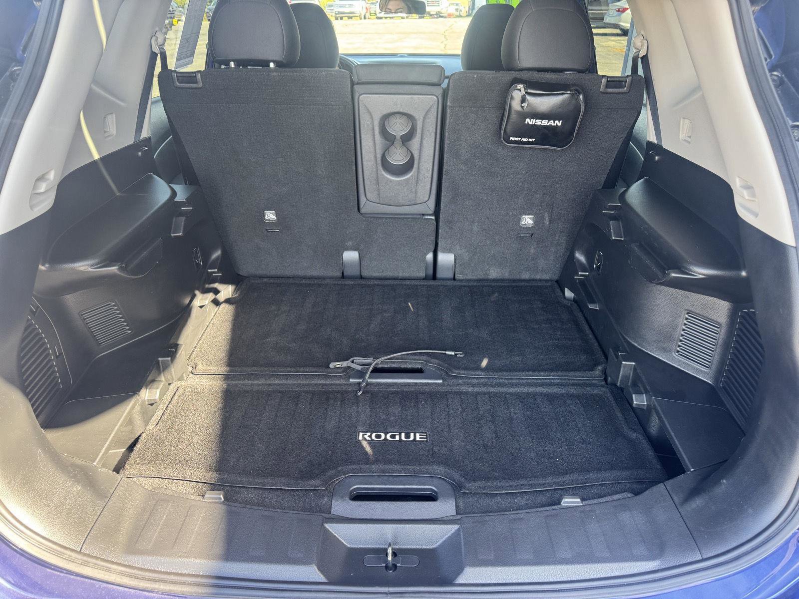 Used 2018 Nissan Rogue SV image 7