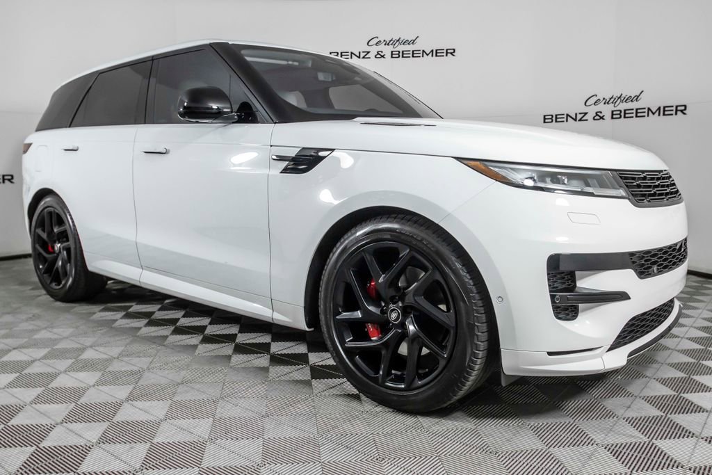 Used 2023 Land Rover Range Rover Sport SE Dynamic AWD/4WD image 3