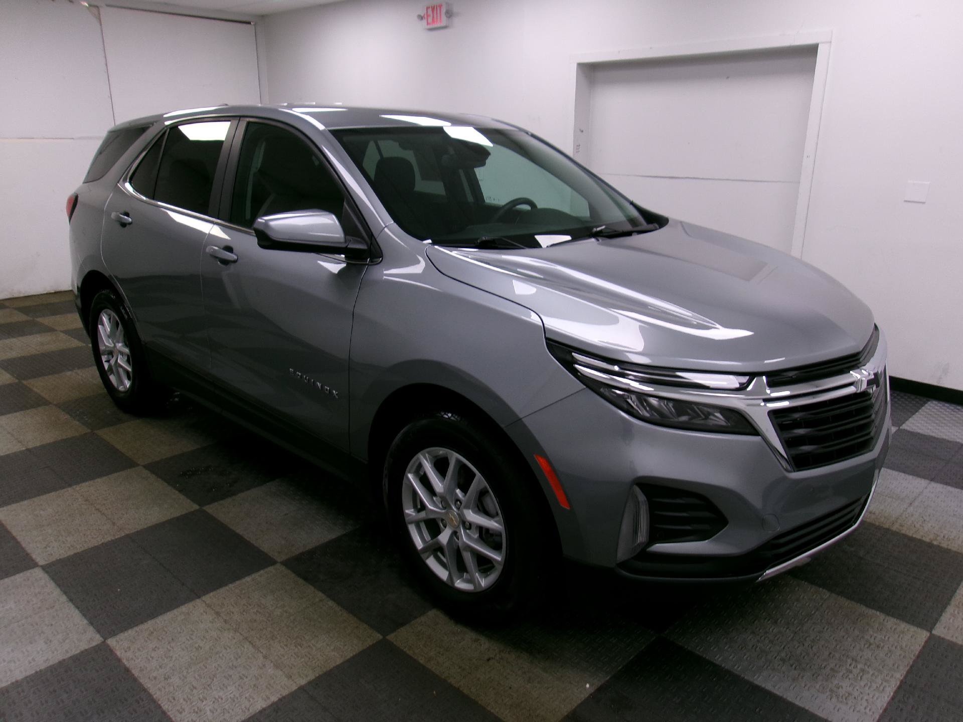 Used 2024 Chevrolet Equinox LT w/ LPO, Floor Liner Package FWD image 13