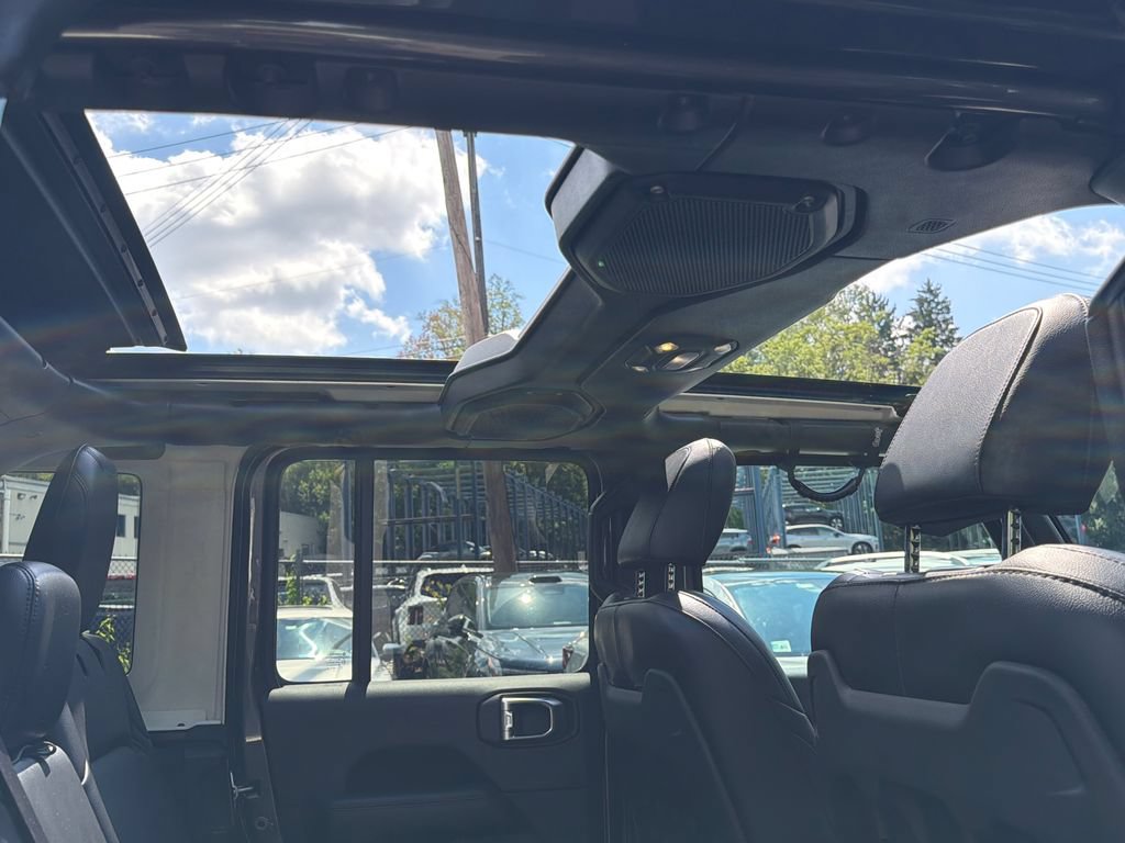 Used 2019 Jeep Wrangler Unlimited Rubicon AWD/4WD image 11