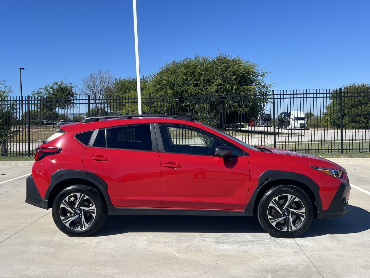Used 2024 Subaru Crosstrek 2.0i Premium AWD/4WD image 3