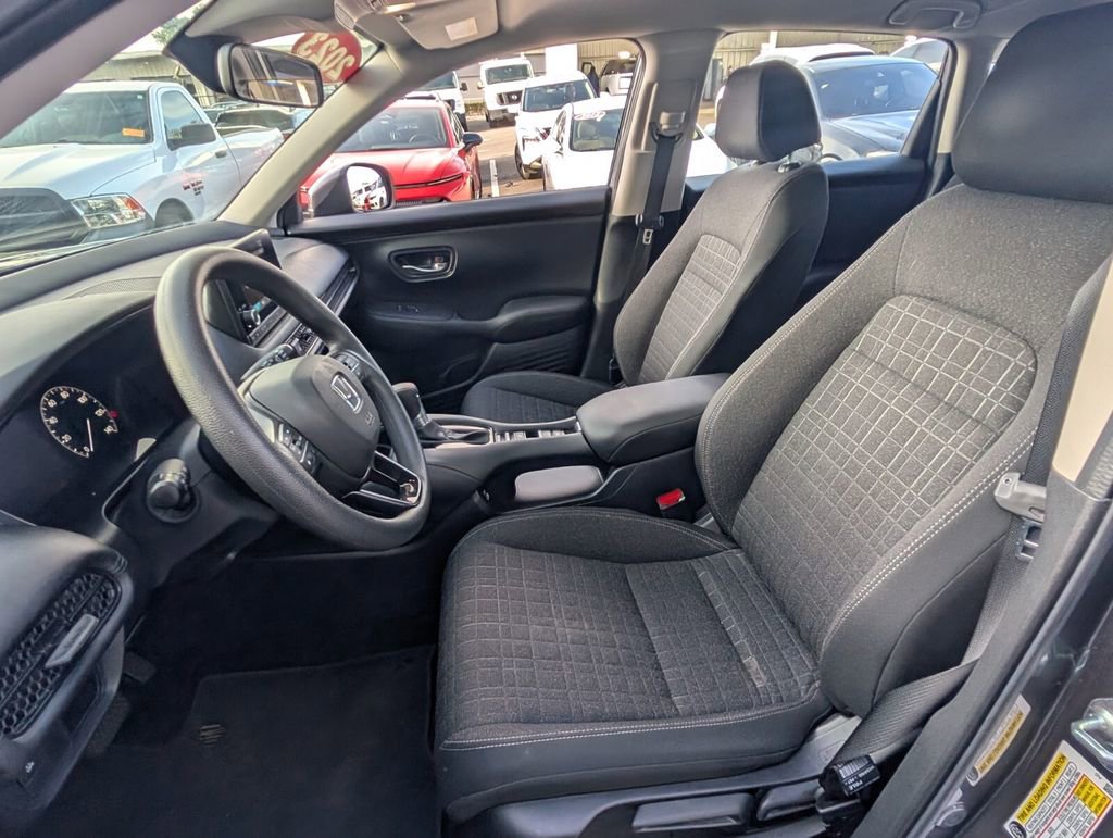 Used 2023 Honda HR-V LX image 10