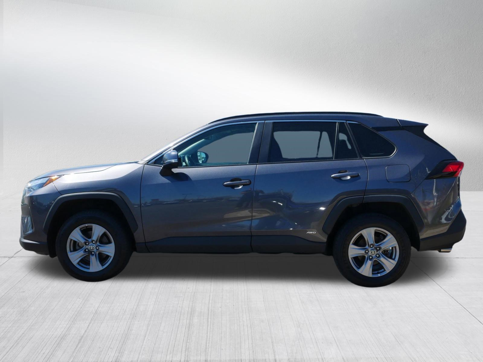Used 2023 Toyota RAV4 XLE w/ Convenience Package AWD/4WD image 4