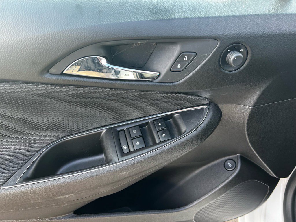 Used 2018 Chevrolet Cruze LT w/ Convenience Package image 12