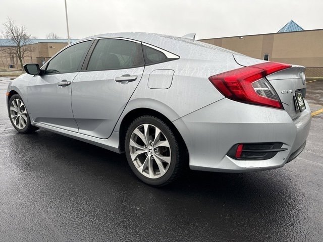 Used 2018 Honda Civic EX image 3