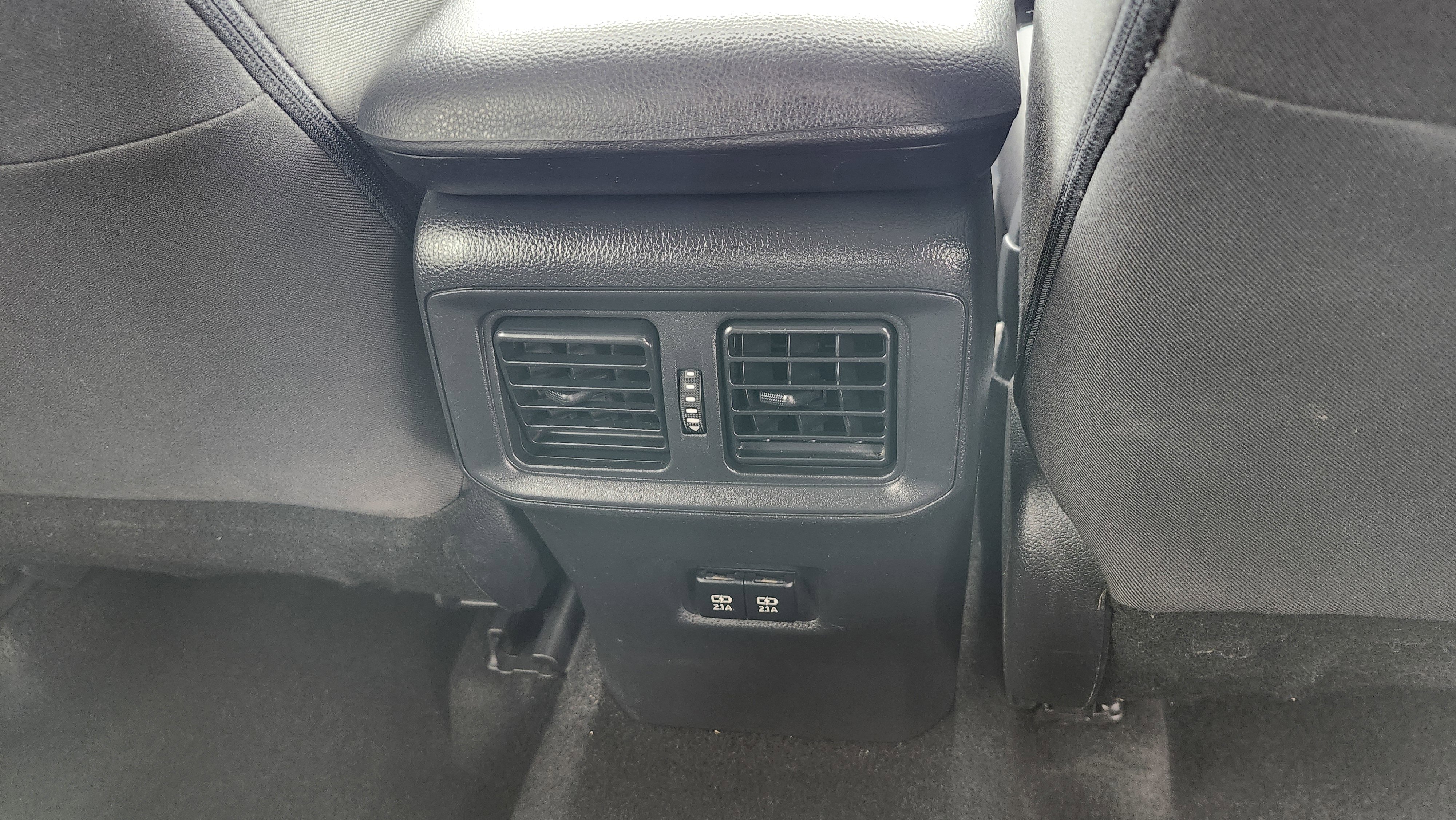 Used 2020 Toyota RAV4 XLE image 14