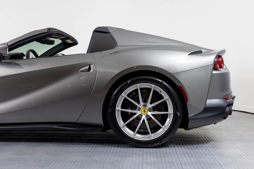 Used 2023 Ferrari 812 GTS RWD image 14