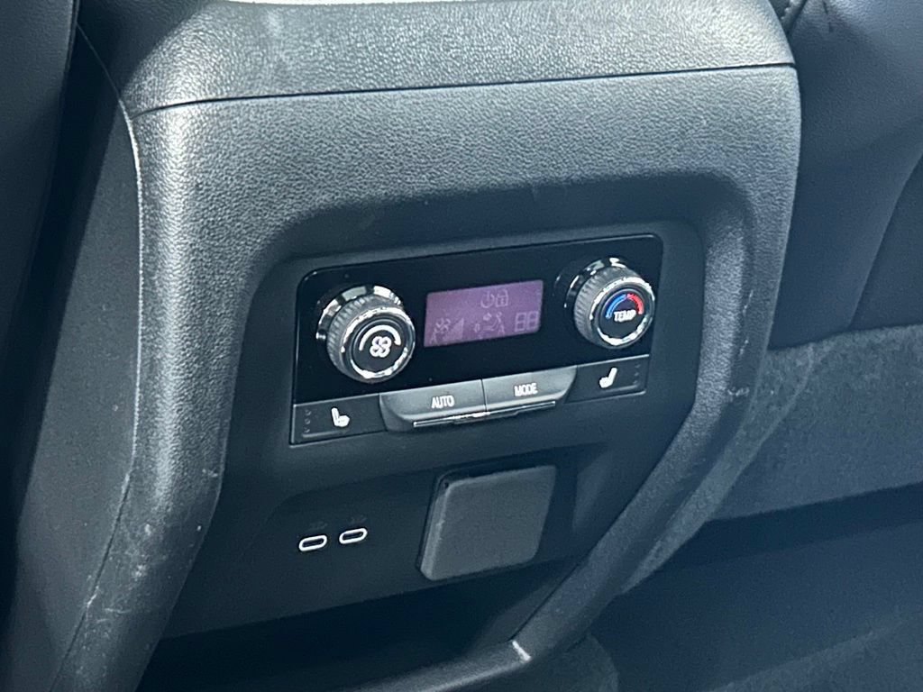 Used 2024 Chevrolet Traverse RS FWD image 56
