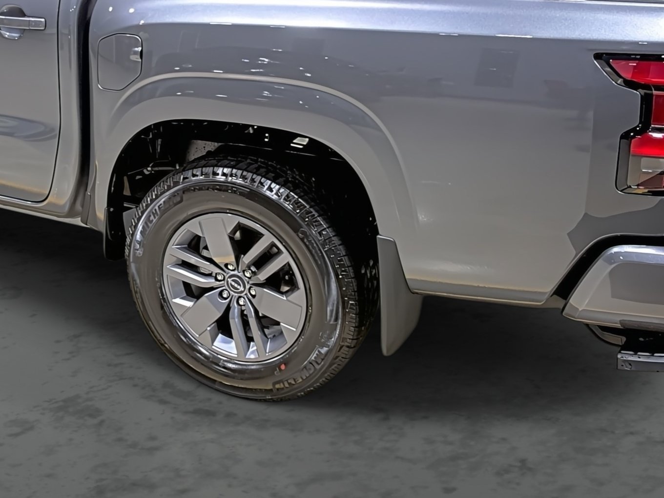 New 2026 Nissan Frontier SV w/ All-Weather Content Package AWD/4WD image 11